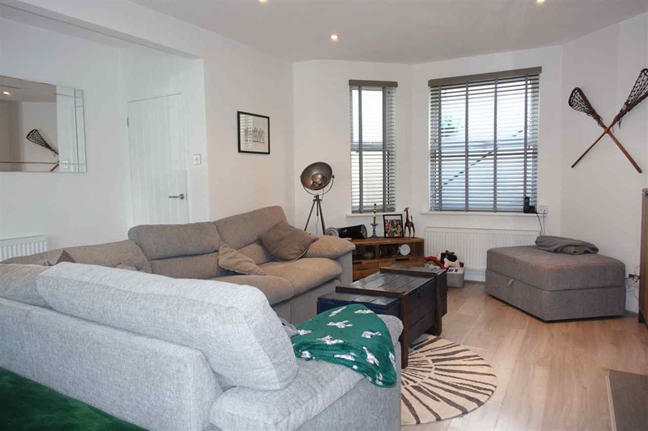 resized-2349823-Lounge Area B.JPG